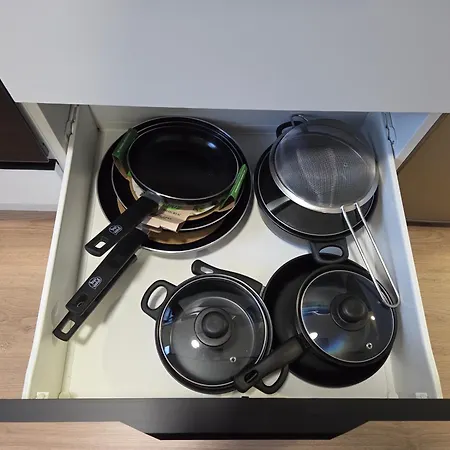 Sol - Keyless Access, Parking, Office Apartament