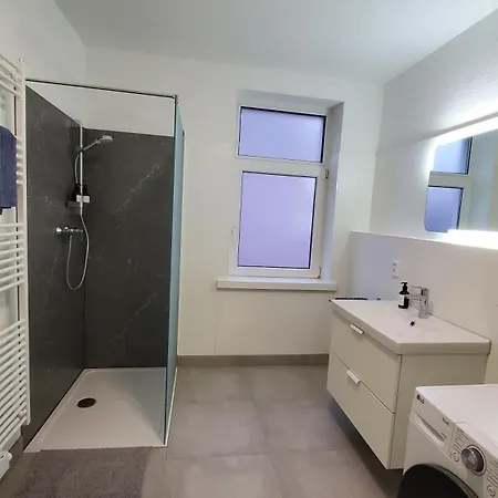 Sol - Keyless Access, Parking, Office Κέμνιτς