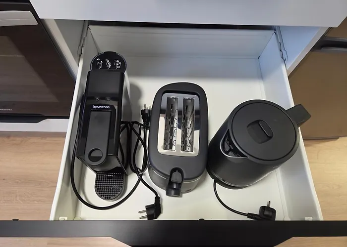 Sol - Keyless Access, Parking, Office Apartament